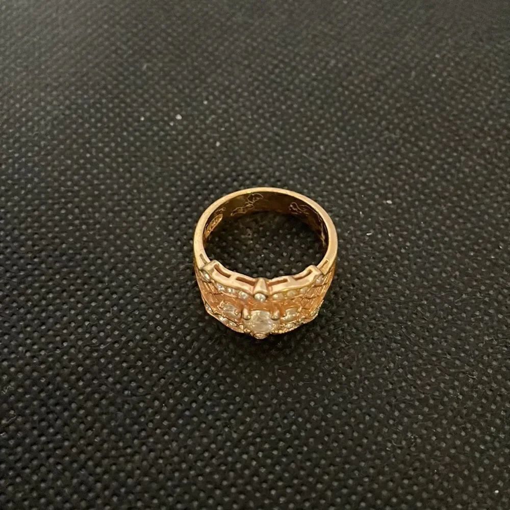 Large ring - Picture 5 of 9